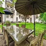 Charming Loft Apartment, But Quiet Apartman